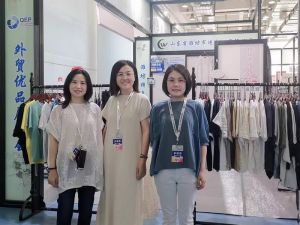 公司參加外貿優品展銷會